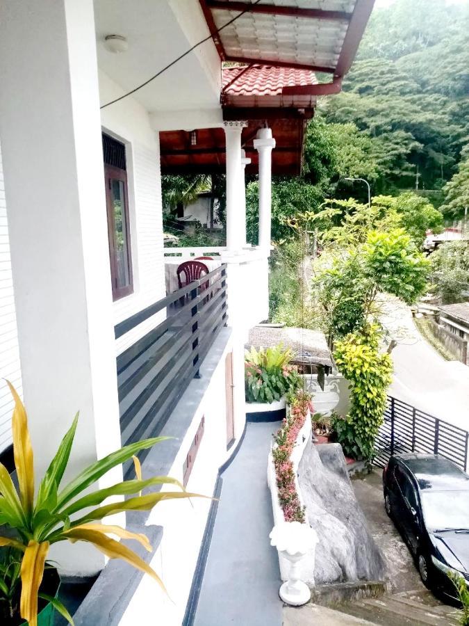 Chandi Mahal Homestay Kandy Esterno foto