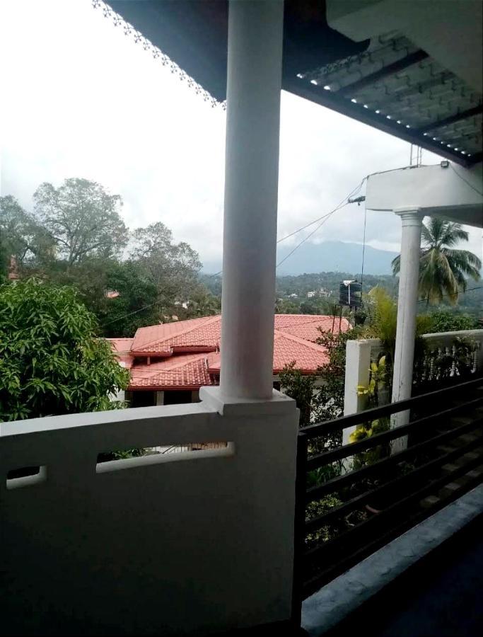 Chandi Mahal Homestay Kandy Esterno foto